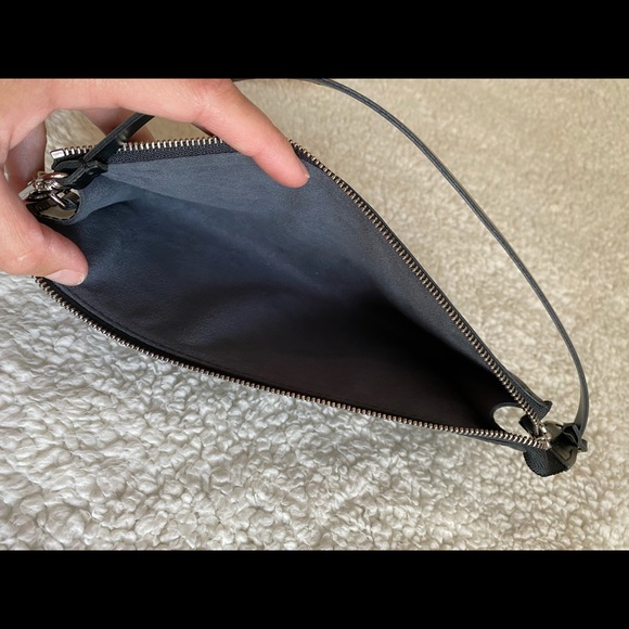 Louis Vuitton small pouch grained Epi leather - Picture 4 of 9